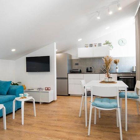 Abi Attic Apartment Sibenik Exterior photo